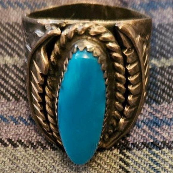 Vintage Large Turquoise on Silver Ring Native American Apporox. Size 10 - Picture 1 of 13